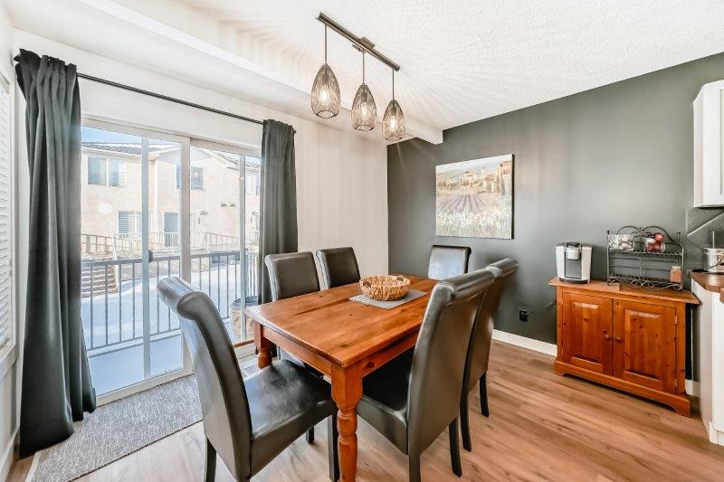 90 Royal Crest Point NW, Calgary, 3 Bedrooms Bedrooms, 0 ,2.5 BathroomsBathrooms,Houses,For Rent,90 Royal Crest Point NW,0,3368