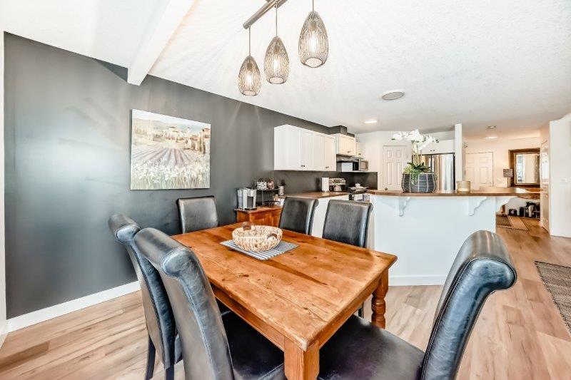 90 Royal Crest Point NW, Calgary, 3 Bedrooms Bedrooms, 0 ,2.5 BathroomsBathrooms,Houses,For Rent,90 Royal Crest Point NW,0,3368