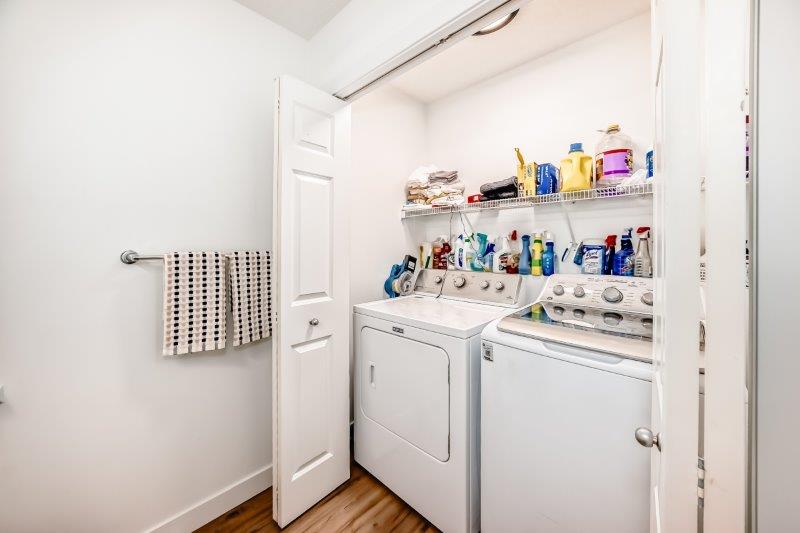 90 Royal Crest Point NW, Calgary, 3 Bedrooms Bedrooms, 0 ,2.5 BathroomsBathrooms,Houses,For Rent,90 Royal Crest Point NW,0,3368