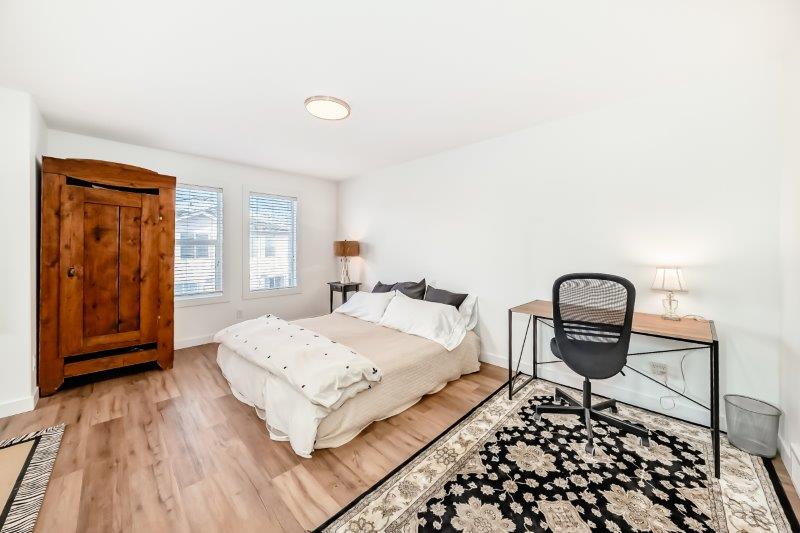 90 Royal Crest Point NW, Calgary, 3 Bedrooms Bedrooms, 0 ,2.5 BathroomsBathrooms,Houses,For Rent,90 Royal Crest Point NW,0,3368