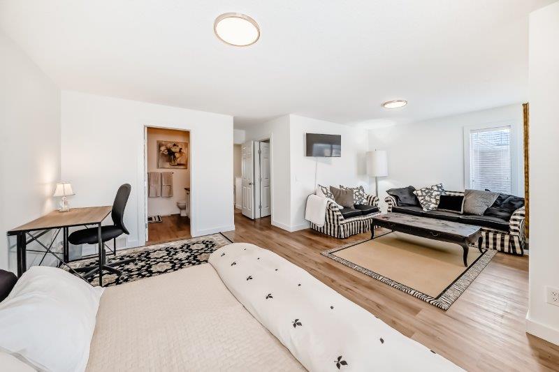 90 Royal Crest Point NW, Calgary, 3 Bedrooms Bedrooms, 0 ,2.5 BathroomsBathrooms,Houses,For Rent,90 Royal Crest Point NW,0,3368