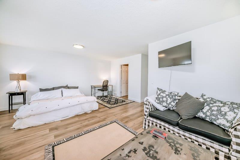 90 Royal Crest Point NW, Calgary, 3 Bedrooms Bedrooms, 0 ,2.5 BathroomsBathrooms,Houses,For Rent,90 Royal Crest Point NW,0,3368