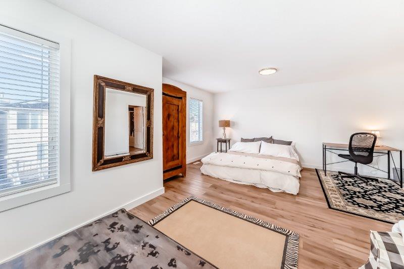 90 Royal Crest Point NW, Calgary, 3 Bedrooms Bedrooms, 0 ,2.5 BathroomsBathrooms,Houses,For Rent,90 Royal Crest Point NW,0,3368