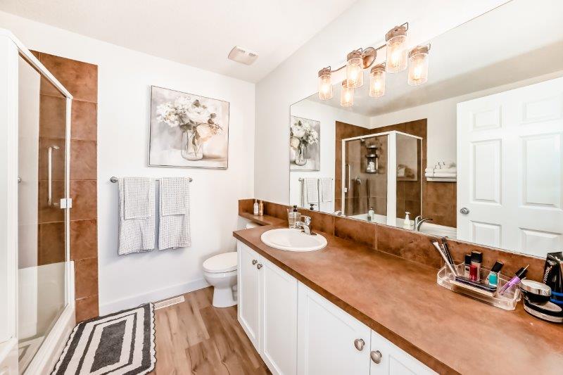 90 Royal Crest Point NW, Calgary, 3 Bedrooms Bedrooms, 0 ,2.5 BathroomsBathrooms,Houses,For Rent,90 Royal Crest Point NW,0,3368