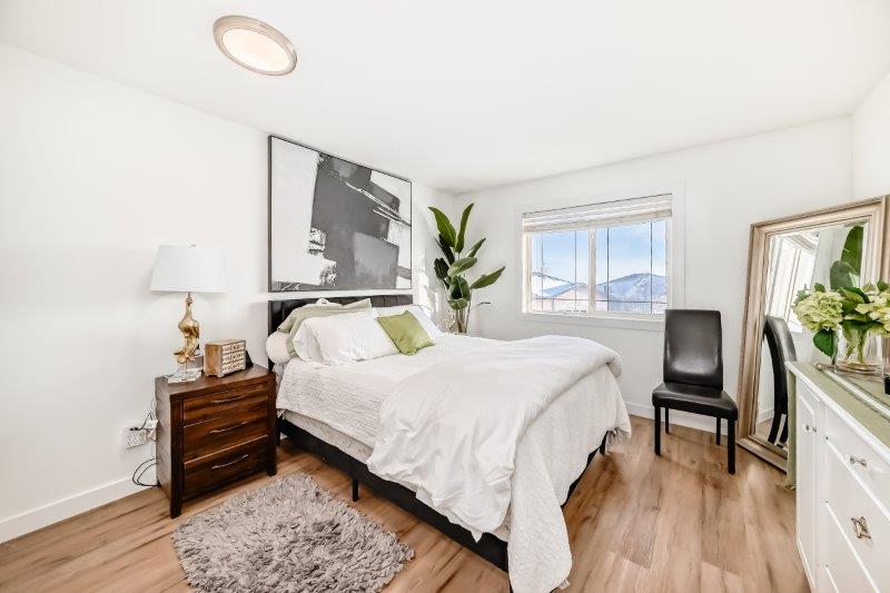 90 Royal Crest Point NW, Calgary, 3 Bedrooms Bedrooms, 0 ,2.5 BathroomsBathrooms,Houses,For Rent,90 Royal Crest Point NW,0,3368