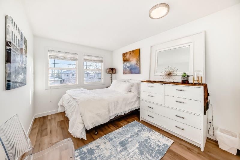 90 Royal Crest Point NW, Calgary, 3 Bedrooms Bedrooms, 0 ,2.5 BathroomsBathrooms,Houses,For Rent,90 Royal Crest Point NW,0,3368