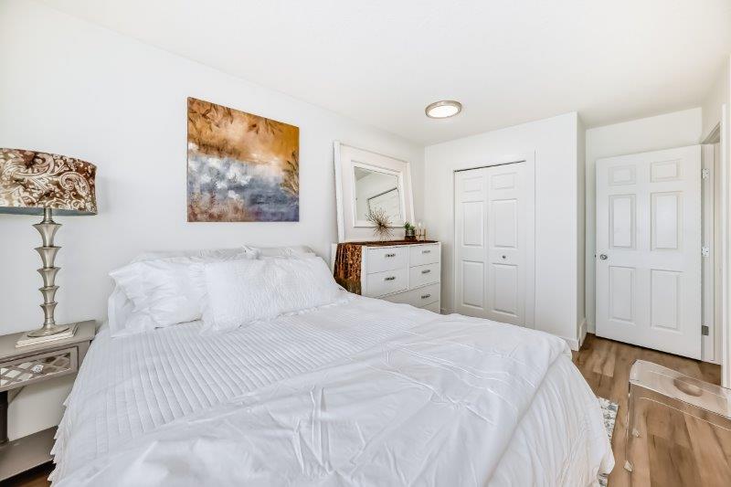 90 Royal Crest Point NW, Calgary, 3 Bedrooms Bedrooms, 0 ,2.5 BathroomsBathrooms,Houses,For Rent,90 Royal Crest Point NW,0,3368