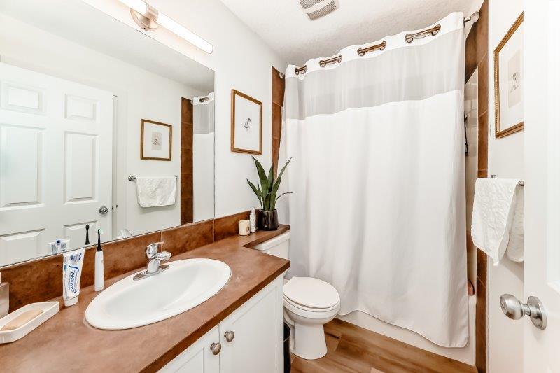 90 Royal Crest Point NW, Calgary, 3 Bedrooms Bedrooms, 0 ,2.5 BathroomsBathrooms,Houses,For Rent,90 Royal Crest Point NW,0,3368