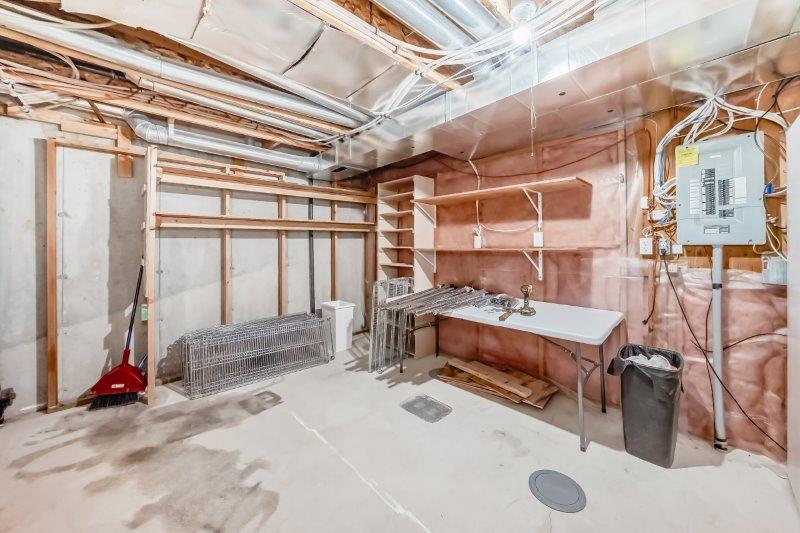 90 Royal Crest Point NW, Calgary, 3 Bedrooms Bedrooms, 0 ,2.5 BathroomsBathrooms,Houses,For Rent,90 Royal Crest Point NW,0,3368