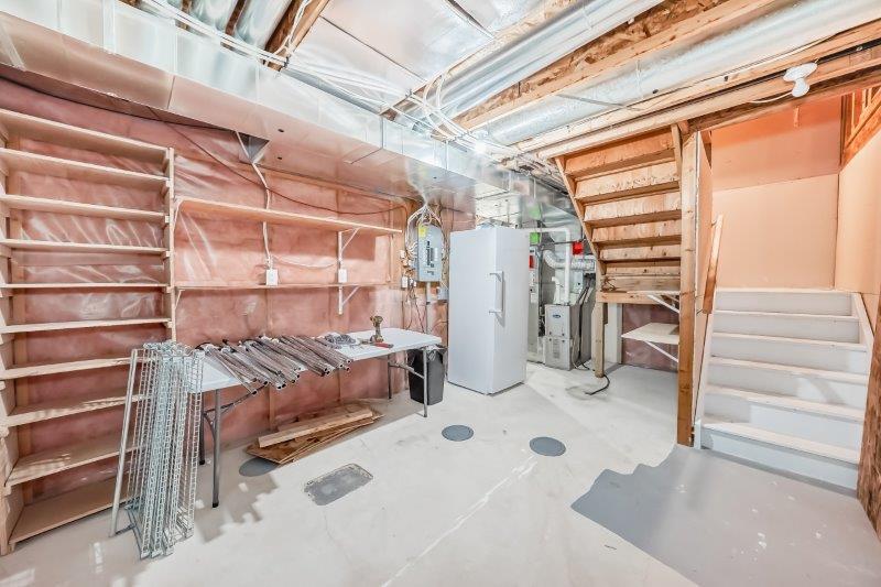 90 Royal Crest Point NW, Calgary, 3 Bedrooms Bedrooms, 0 ,2.5 BathroomsBathrooms,Houses,For Rent,90 Royal Crest Point NW,0,3368