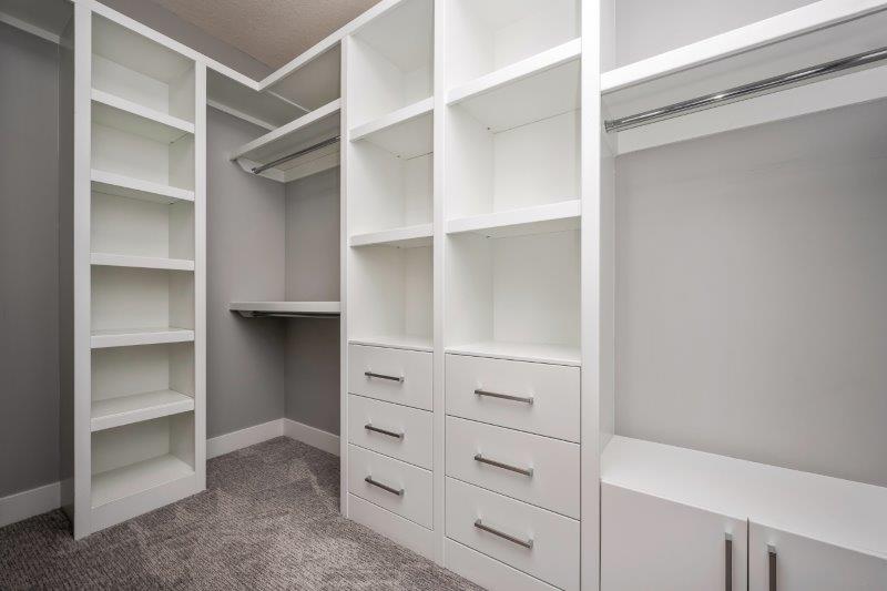 219 19 Avenue NW, Calgary, 4 Bedrooms Bedrooms, 0 ,3.5 BathroomsBathrooms,Houses,For Rent,219 19 Avenue NW,0,3370