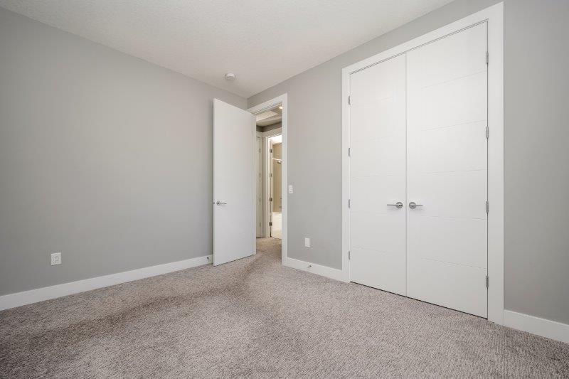 219 19 Avenue NW, Calgary, 4 Bedrooms Bedrooms, 0 ,3.5 BathroomsBathrooms,Houses,For Rent,219 19 Avenue NW,0,3370