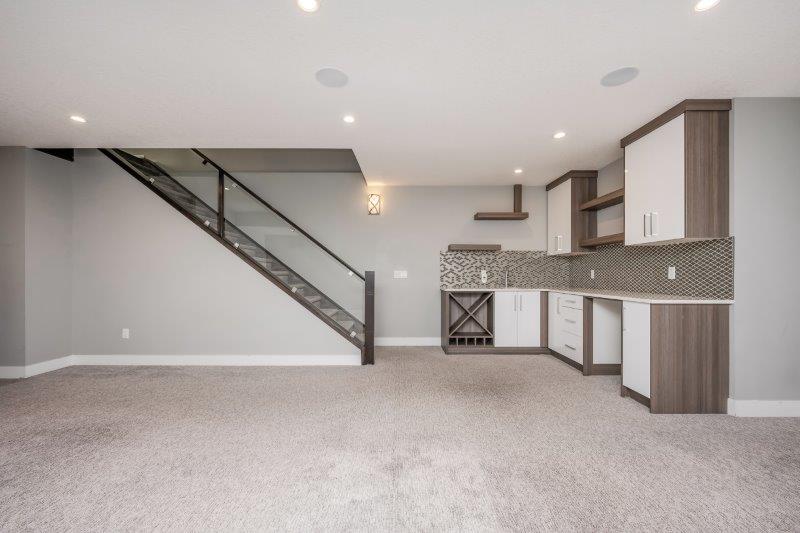 219 19 Avenue NW, Calgary, 4 Bedrooms Bedrooms, 0 ,3.5 BathroomsBathrooms,Houses,For Rent,219 19 Avenue NW,0,3370