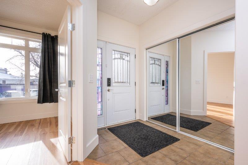 T2M 2A1, Calgary, 3.5 Bedrooms Bedrooms, 0 ,2.5 BathroomsBathrooms,Houses,For Rent,T2M 2A1,0,3373