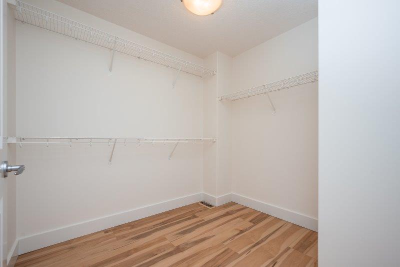 T2M 2A1, Calgary, 3.5 Bedrooms Bedrooms, 0 ,2.5 BathroomsBathrooms,Houses,For Rent,T2M 2A1,0,3373