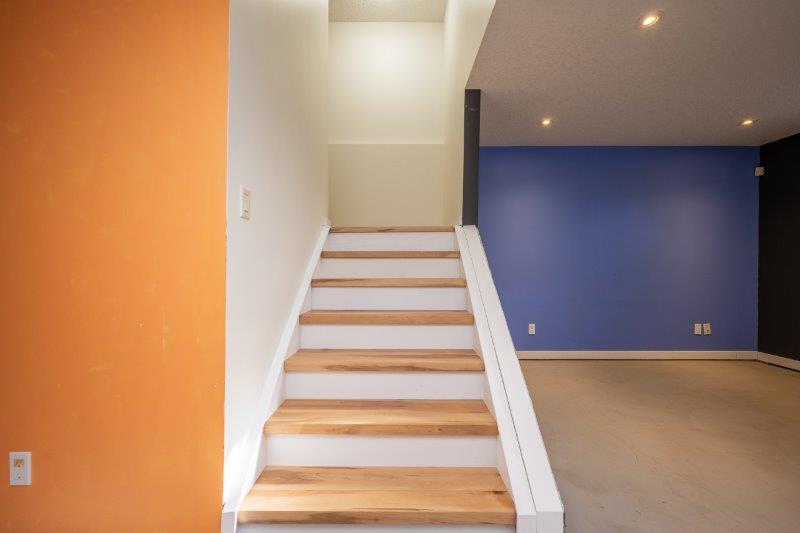 T2M 2A1, Calgary, 3.5 Bedrooms Bedrooms, 0 ,2.5 BathroomsBathrooms,Houses,For Rent,T2M 2A1,0,3373