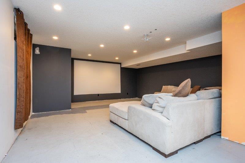 T2M 2A1, Calgary, 3.5 Bedrooms Bedrooms, 0 ,2.5 BathroomsBathrooms,Houses,For Rent,T2M 2A1,0,3373