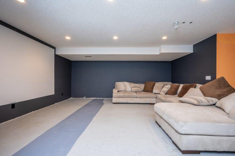 T2M 2A1, Calgary, 3.5 Bedrooms Bedrooms, 0 ,2.5 BathroomsBathrooms,Houses,For Rent,T2M 2A1,0,3373