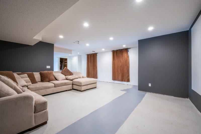 T2M 2A1, Calgary, 3.5 Bedrooms Bedrooms, 0 ,2.5 BathroomsBathrooms,Houses,For Rent,T2M 2A1,0,3373