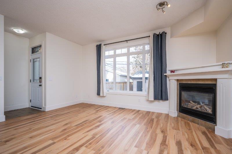 T2M 2A1, Calgary, 3.5 Bedrooms Bedrooms, 0 ,2.5 BathroomsBathrooms,Houses,For Rent,T2M 2A1,0,3373
