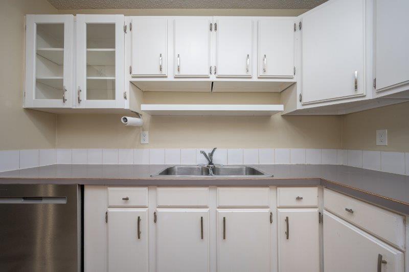 104, 2520 Palliser Drive SW, Calgary, 3 Bedrooms Bedrooms, 0 ,1.5 BathroomsBathrooms,Condos/Townhouses,Rented,Palace Oaks,104, 2520 Palliser Drive SW,0,3374