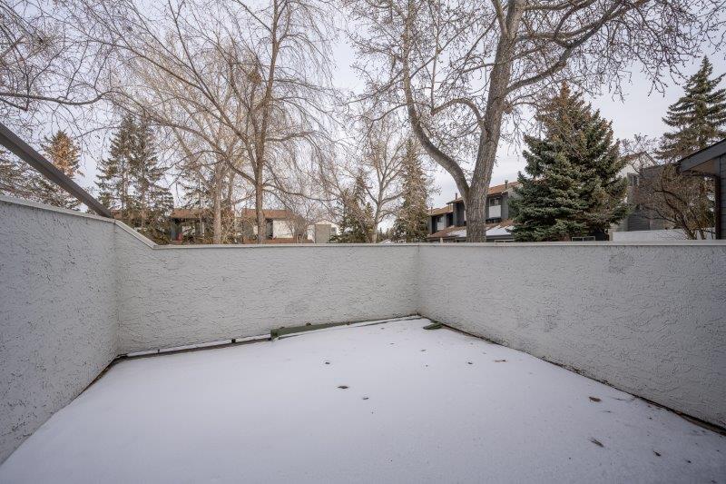 104, 2520 Palliser Drive SW, Calgary, 3 Bedrooms Bedrooms, 0 ,1.5 BathroomsBathrooms,Condos/Townhouses,Rented,Palace Oaks,104, 2520 Palliser Drive SW,0,3374