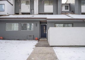 104, 2520 Palliser Drive SW, Calgary, 3 Bedrooms Bedrooms, 0 ,1.5 BathroomsBathrooms,Condos/Townhouses,Rented,Palace Oaks,104, 2520 Palliser Drive SW,0,3374