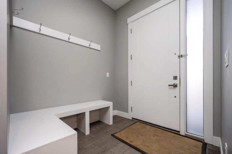 219 19 Avenue NW Calgary, AB, Calgry, 4 Bedrooms Bedrooms, 0 ,3 BathroomsBathrooms,Condos/Townhouses,For Sale,0,3376