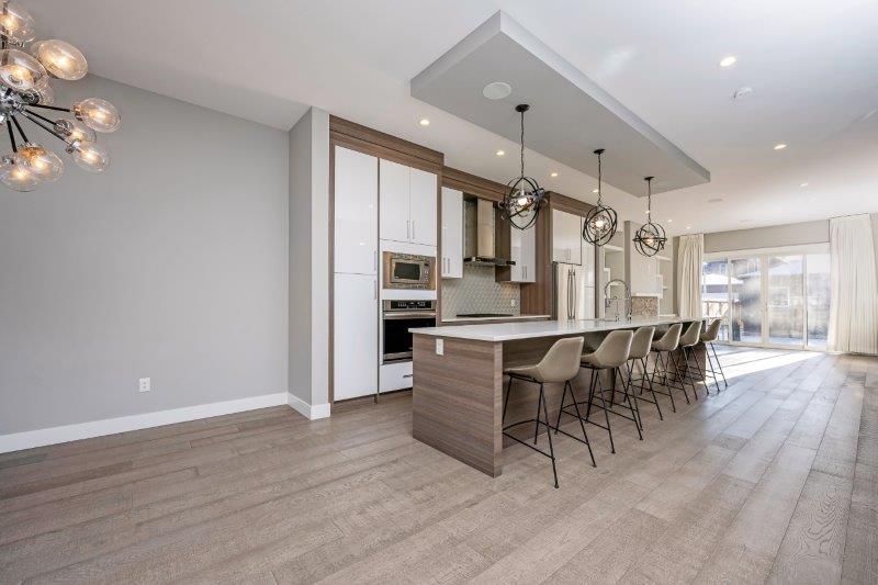 219 19 Avenue NW Calgary, AB, Calgry, 4 Bedrooms Bedrooms, 0 ,3 BathroomsBathrooms,Condos/Townhouses,For Sale,0,3376