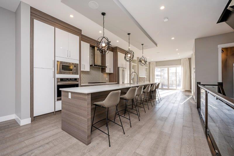 219 19 Avenue NW Calgary, AB, Calgry, 4 Bedrooms Bedrooms, 0 ,3 BathroomsBathrooms,Condos/Townhouses,For Sale,0,3376