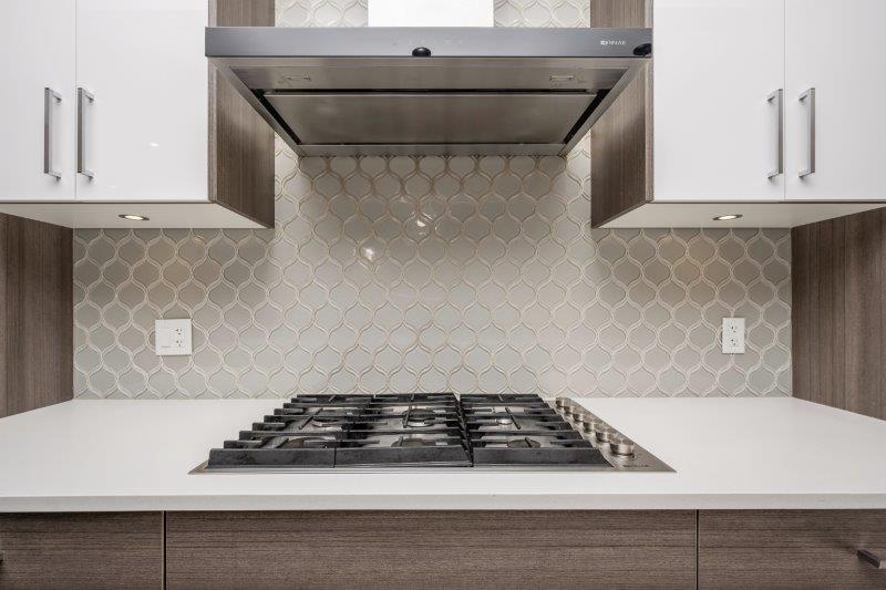 219 19 Avenue NW Calgary, AB, Calgry, 4 Bedrooms Bedrooms, 0 ,3 BathroomsBathrooms,Condos/Townhouses,For Sale,0,3376