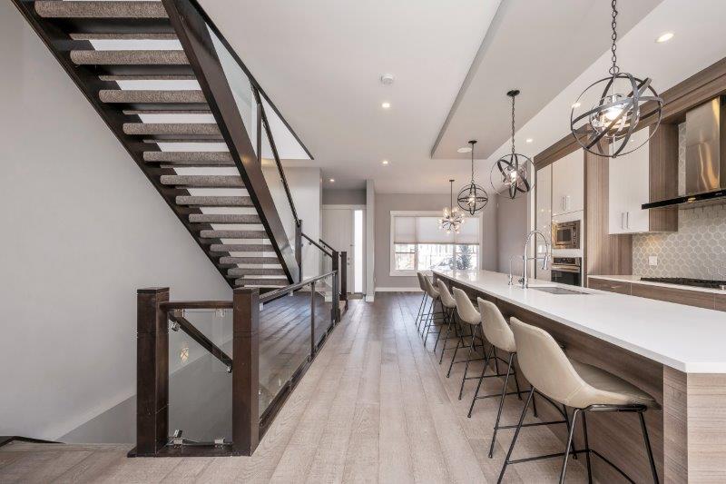 219 19 Avenue NW Calgary, AB, Calgry, 4 Bedrooms Bedrooms, 0 ,3 BathroomsBathrooms,Condos/Townhouses,For Sale,0,3376