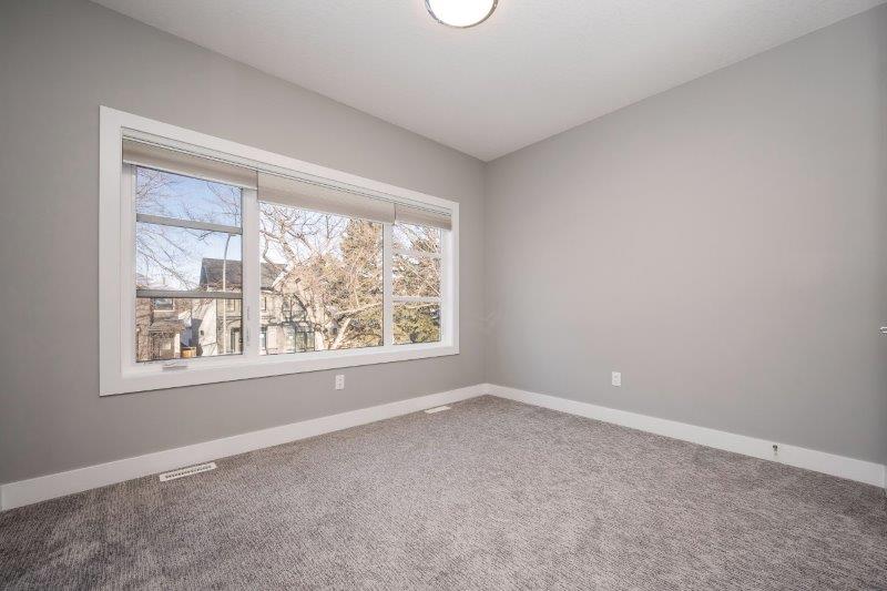 219 19 Avenue NW Calgary, AB, Calgry, 4 Bedrooms Bedrooms, 0 ,3 BathroomsBathrooms,Condos/Townhouses,For Sale,0,3376