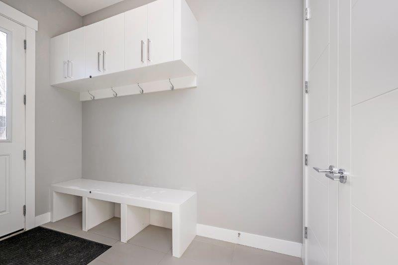 219 19 Avenue NW Calgary, AB, Calgry, 4 Bedrooms Bedrooms, 0 ,3 BathroomsBathrooms,Condos/Townhouses,For Sale,0,3376