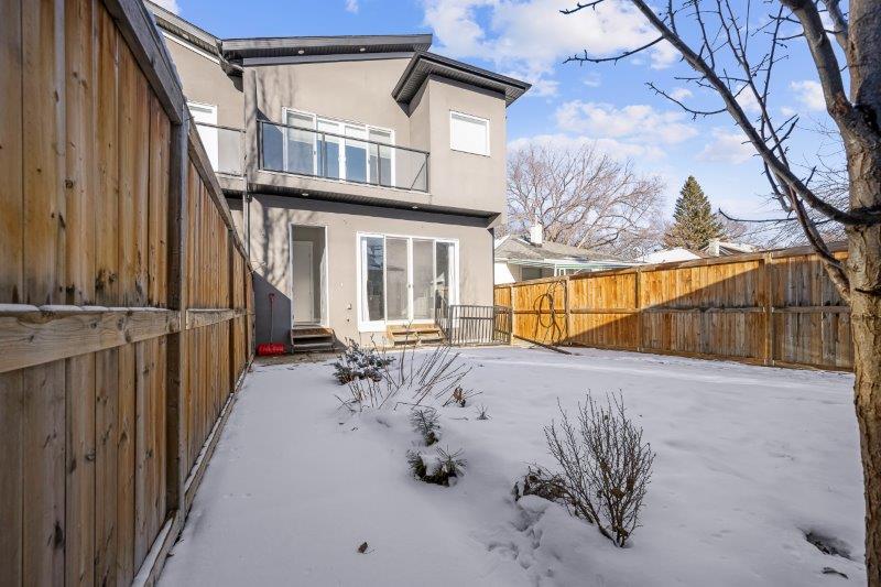 219 19 Avenue NW Calgary, AB, Calgry, 4 Bedrooms Bedrooms, 0 ,3 BathroomsBathrooms,Condos/Townhouses,For Sale,0,3376