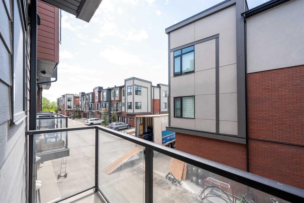 408 Greenbriar Common NW, Calagry, 2 Bedrooms Bedrooms, 0 ,3 BathroomsBathrooms,Condos/Townhouses,For Sale,0,3378