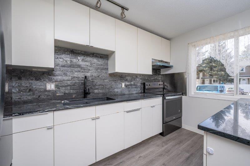 212 Georgian Villas Northeast, Calgary, 3 Bedrooms Bedrooms, 0 ,2 BathroomsBathrooms,Condos/Townhouses,For Rent,Georgian Villas,212 Georgian Villas Northeast,0,3380