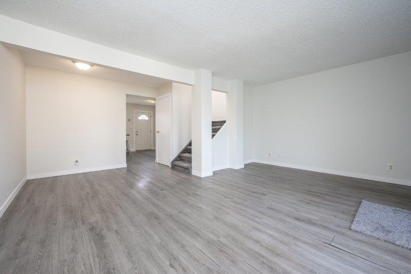 212 Georgian Villas Northeast, Calgary, 3 Bedrooms Bedrooms, 0 ,2 BathroomsBathrooms,Condos/Townhouses,For Rent,Georgian Villas,212 Georgian Villas Northeast,0,3380