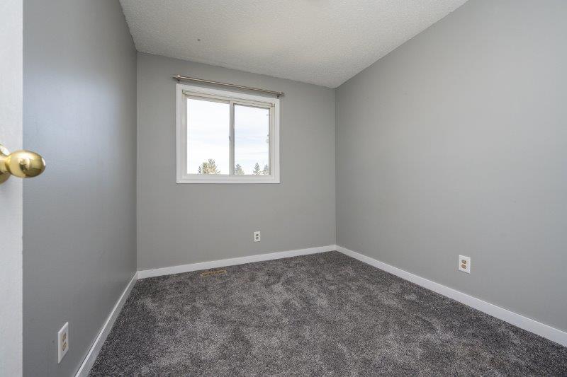 212 Georgian Villas Northeast, Calgary, 3 Bedrooms Bedrooms, 0 ,2 BathroomsBathrooms,Condos/Townhouses,For Rent,Georgian Villas,212 Georgian Villas Northeast,0,3380