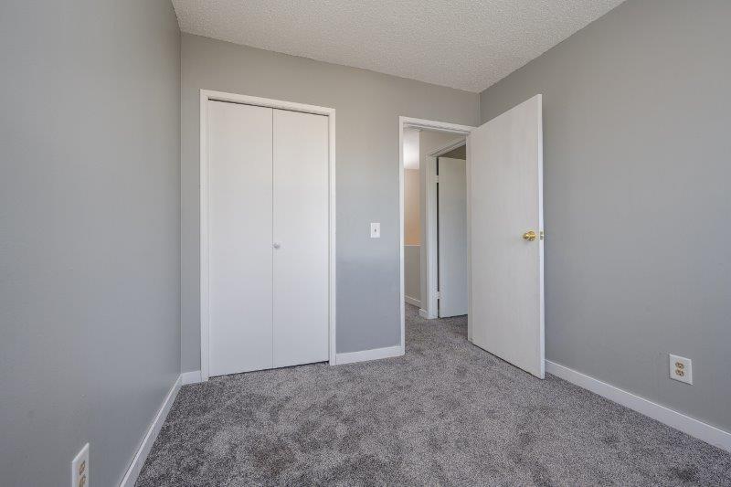 212 Georgian Villas Northeast, Calgary, 3 Bedrooms Bedrooms, 0 ,2 BathroomsBathrooms,Condos/Townhouses,For Rent,Georgian Villas,212 Georgian Villas Northeast,0,3380