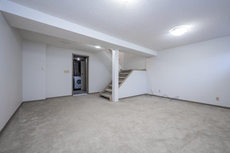 212 Georgian Villas Northeast, Calgary, 3 Bedrooms Bedrooms, 0 ,2 BathroomsBathrooms,Condos/Townhouses,For Rent,Georgian Villas,212 Georgian Villas Northeast,0,3380