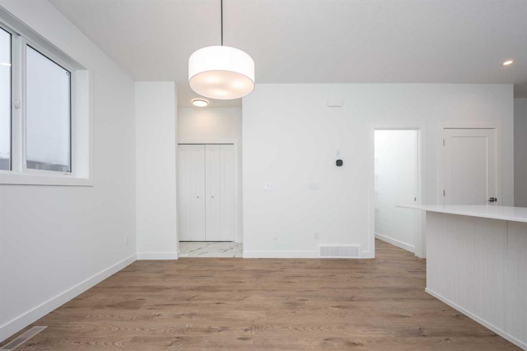 1020 West Lakeview Drive, Chestermere, 4 Bedrooms Bedrooms, 0 ,3 BathroomsBathrooms,Condos/Townhouses,For Sale,0,3384