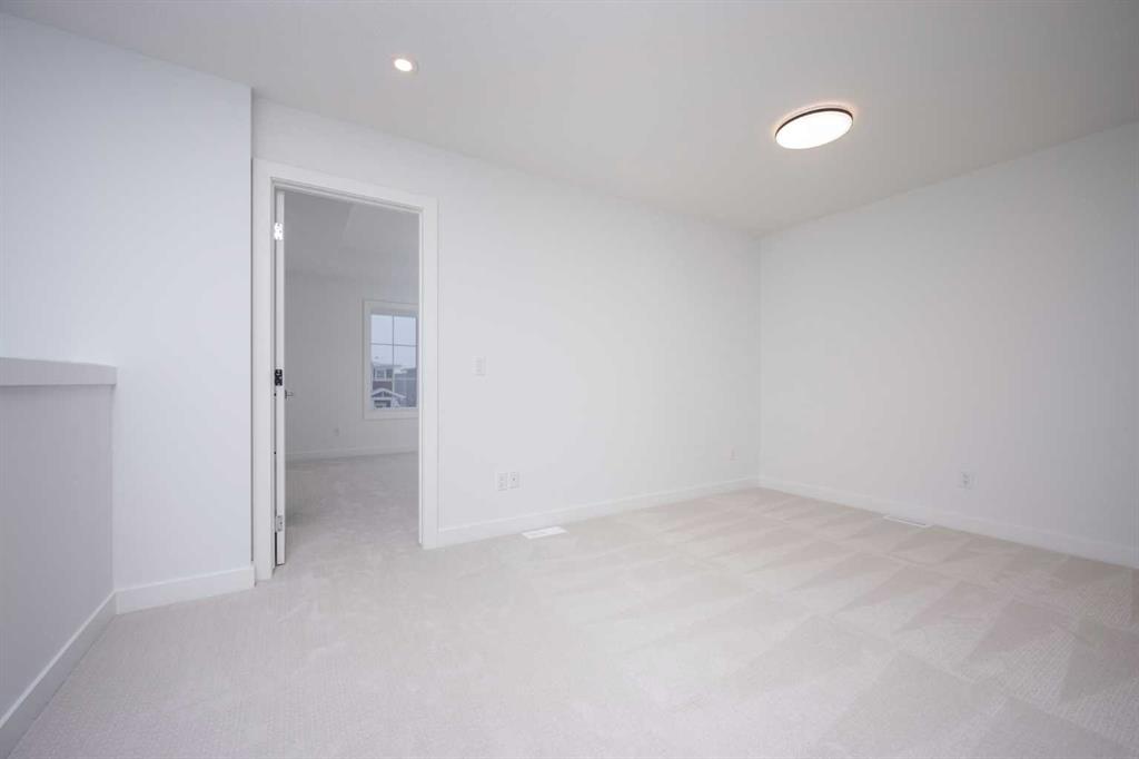 1020 West Lakeview Drive, Chestermere, 4 Bedrooms Bedrooms, 0 ,3 BathroomsBathrooms,Condos/Townhouses,For Sale,0,3384