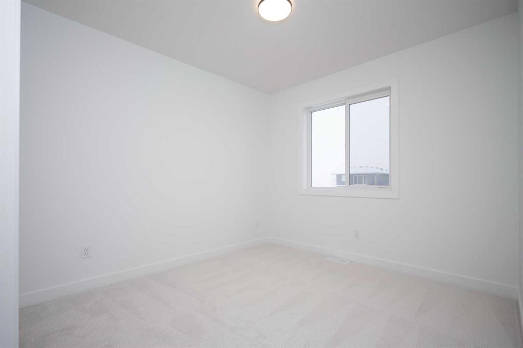 1020 West Lakeview Drive, Chestermere, 4 Bedrooms Bedrooms, 0 ,3 BathroomsBathrooms,Condos/Townhouses,For Sale,0,3384