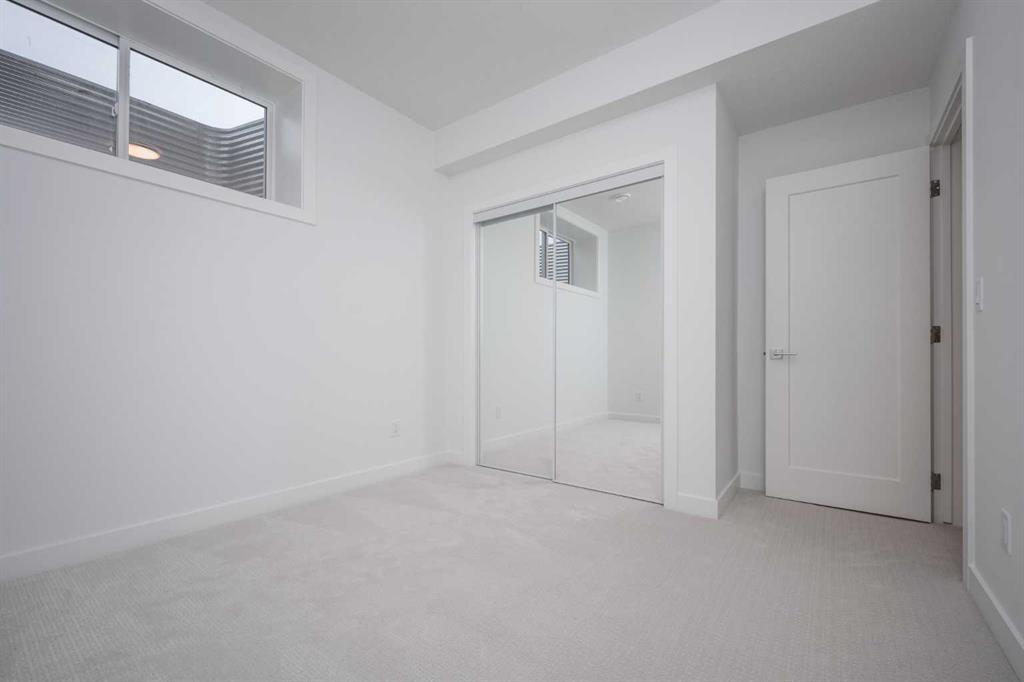 1020 West Lakeview Drive, Chestermere, 4 Bedrooms Bedrooms, 0 ,3 BathroomsBathrooms,Condos/Townhouses,For Sale,0,3384