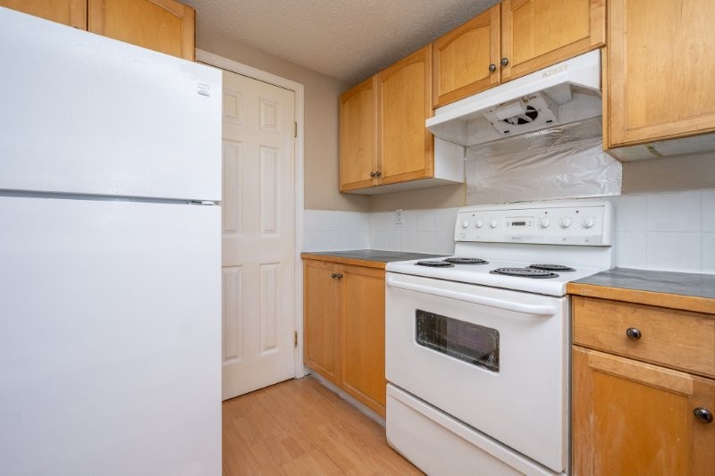 203, 6825 Centre Street NW, Calgary, 2 Bedrooms Bedrooms, 0 ,1 BathroomBathrooms,Condos/Townhouses,For Rent,Thorncliffe Mews,203, 6825 Centre Street NW,0,3387