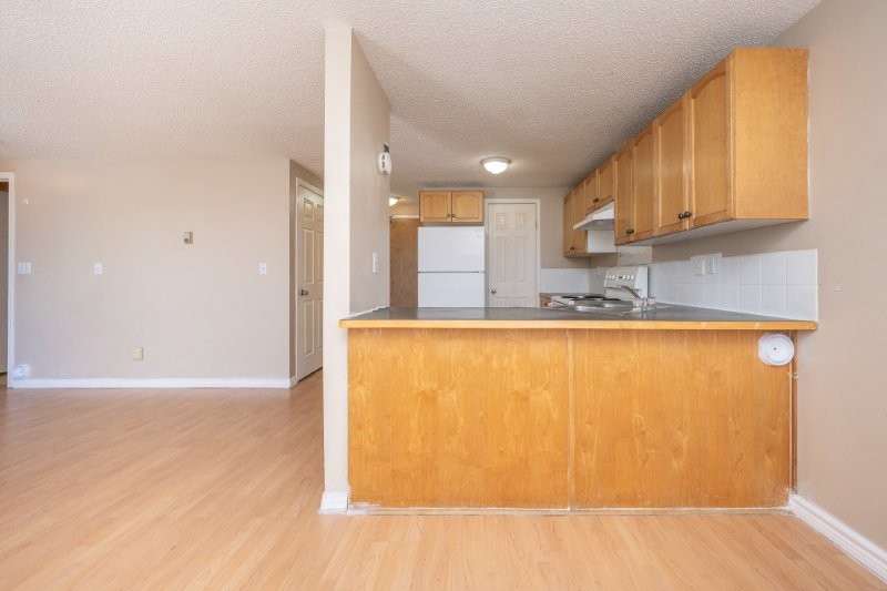 203, 6825 Centre Street NW, Calgary, 2 Bedrooms Bedrooms, 0 ,1 BathroomBathrooms,Condos/Townhouses,For Rent,Thorncliffe Mews,203, 6825 Centre Street NW,0,3387