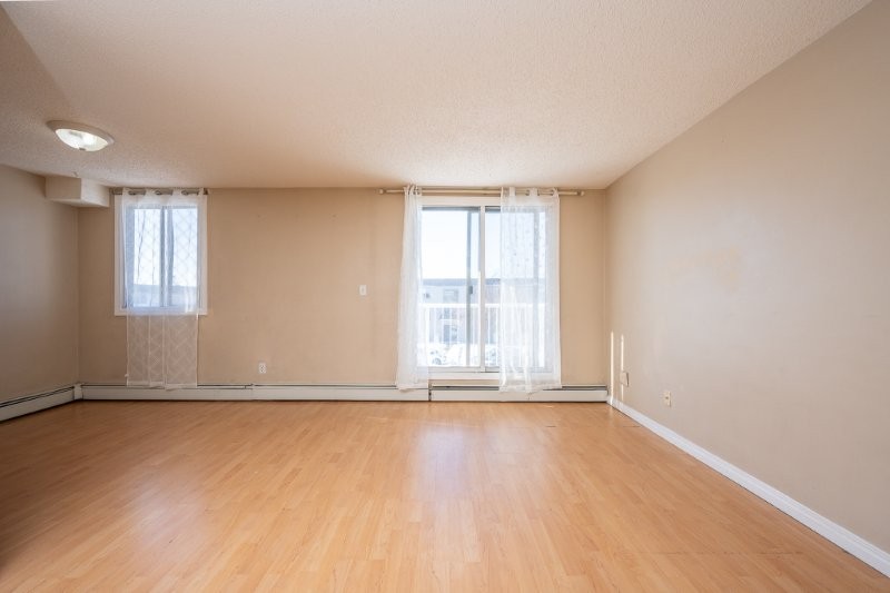 203, 6825 Centre Street NW, Calgary, 2 Bedrooms Bedrooms, 0 ,1 BathroomBathrooms,Condos/Townhouses,For Rent,Thorncliffe Mews,203, 6825 Centre Street NW,0,3387