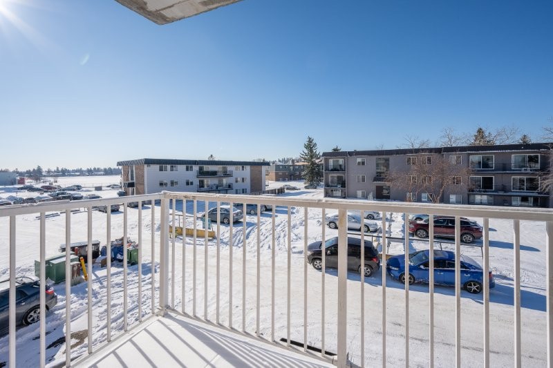 203, 6825 Centre Street NW, Calgary, 2 Bedrooms Bedrooms, 0 ,1 BathroomBathrooms,Condos/Townhouses,For Rent,Thorncliffe Mews,203, 6825 Centre Street NW,0,3387