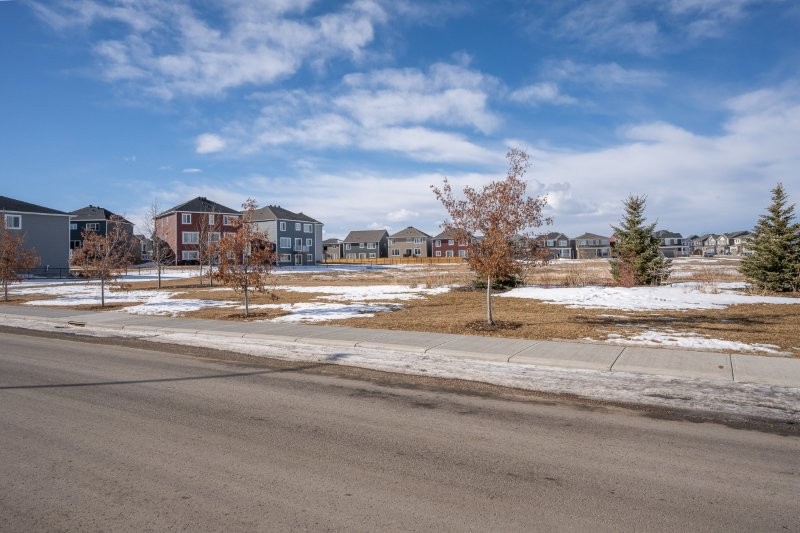 81 Yorkville Street SW, Calgary, 5 Bedrooms Bedrooms, 0 ,3 BathroomsBathrooms,Houses,For Rent,81 Yorkville Street SW,0,3394